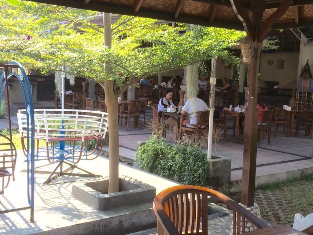 Astina Hotel Ловина Экстерьер фото